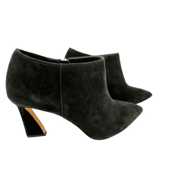 Vince‎ Camuto Black Suede Leather Pointed Toe Zip Up Heel Ankle Booties Unique - Picture 9 of 9